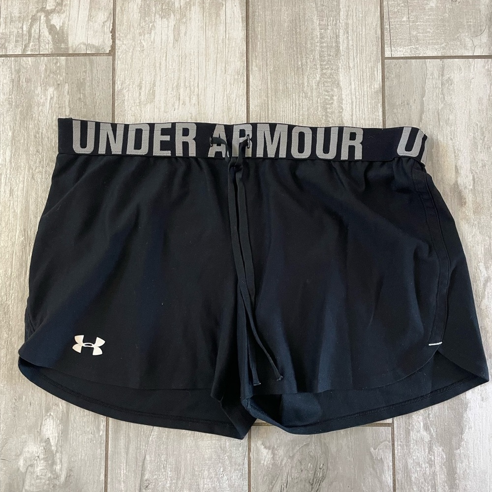 Black under Armour shorts